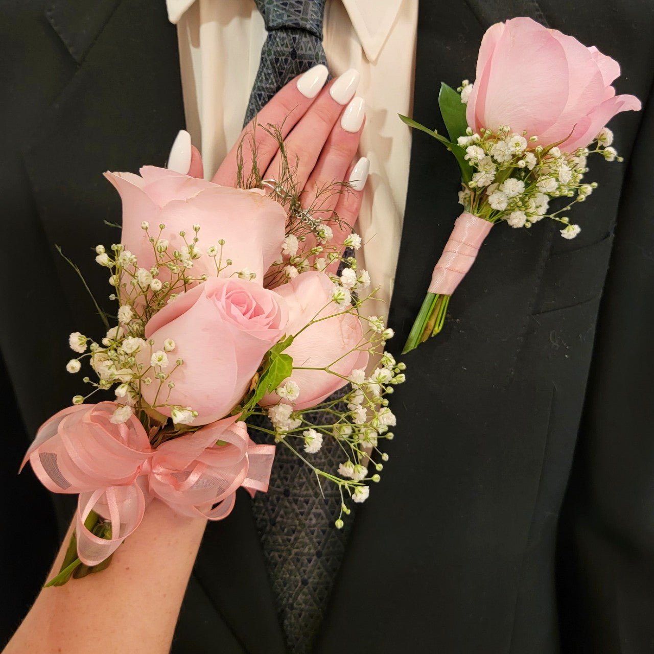 Triple Rose Corsages and Boutonnieres Combo - Flowers For FundraisingTriple Rose Corsages and Boutonnieres ComboTriple Rose Corsages and Boutonnieres ComboTriple Rose Corsages and Boutonnieres ComboTriple Rose Corsages and Boutonnieres Combo