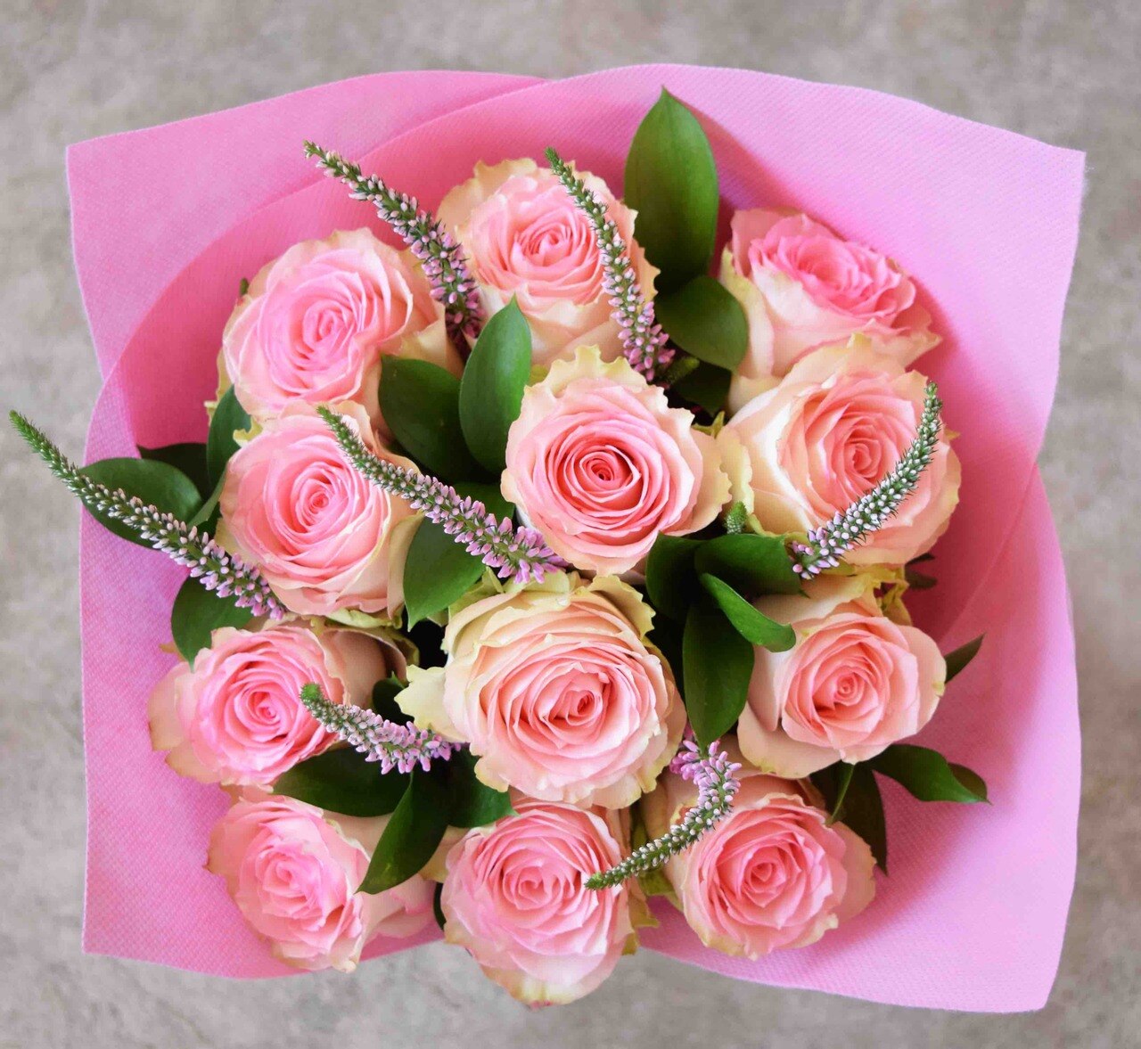 Just Roses Valentine's Day Bouquets - 8 Bqts, 40cm, 25 Stems